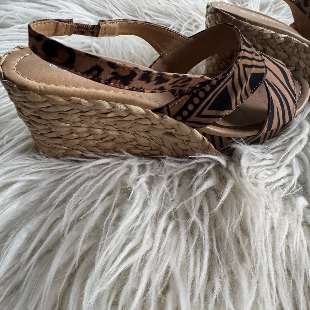 CL by Laundry NWT - Dream Again Wedge Sandal 7 1/2 - Picture 4 of 8